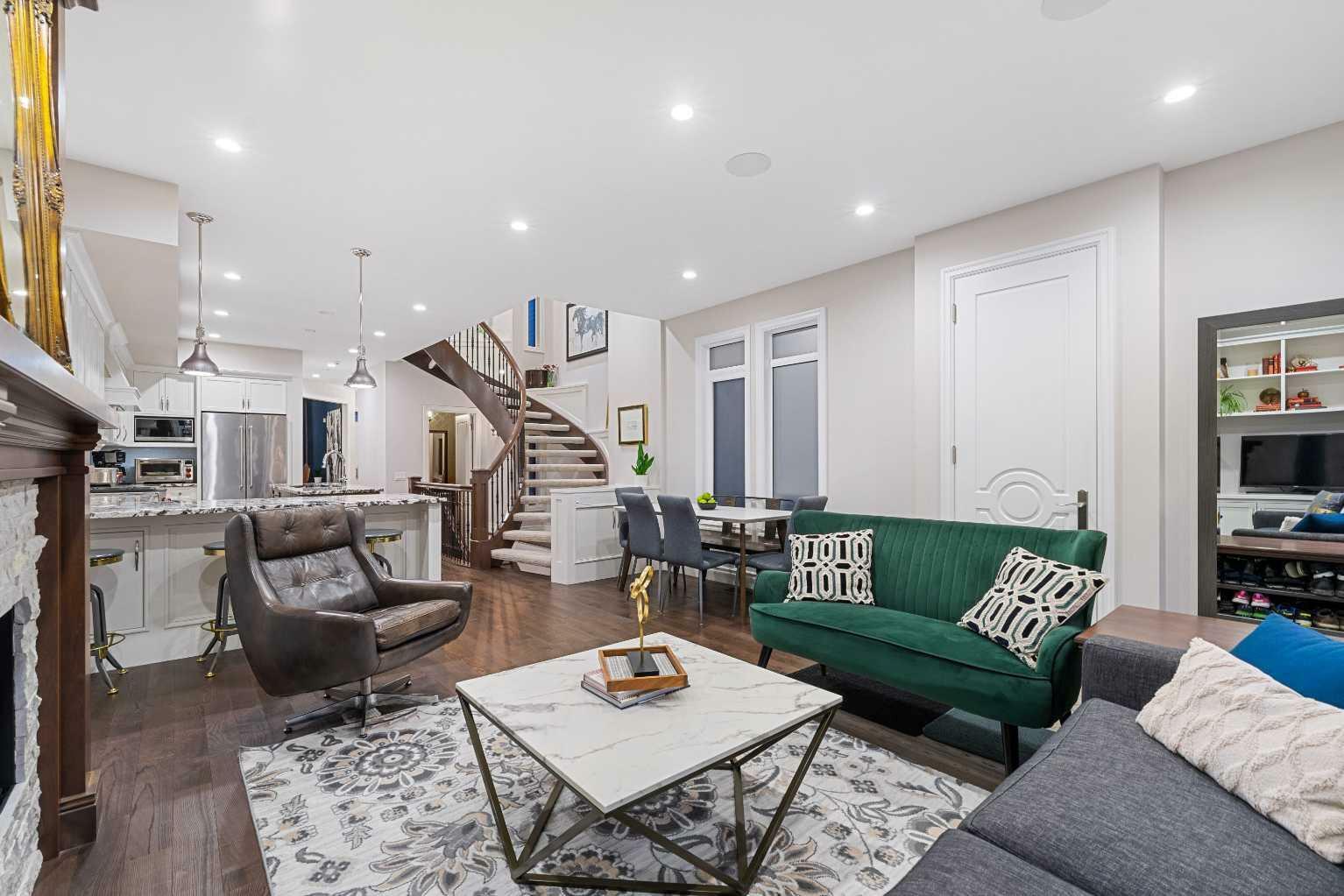 Property Photo: 922 5 Street NW AB T2N 1R2