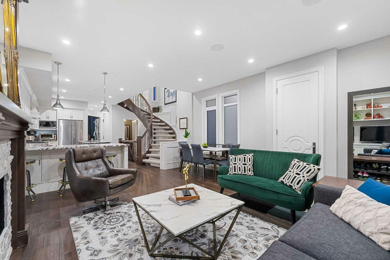Property Photo:  922 5 Street NW  AB T2N 1R2 