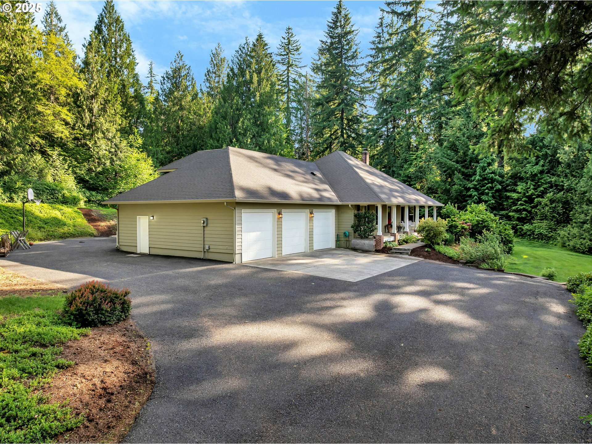 Property Photo: 20704 NE Kristen Cir WA 98606