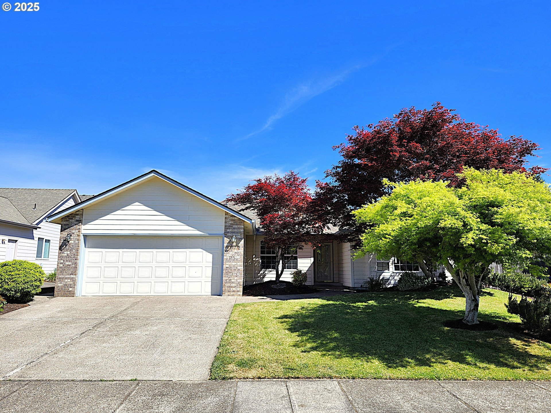Property Photo:  2325 Desert Deer Ave  OR 97304 
