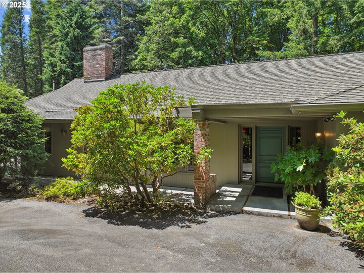 Property Photo:  6151 SW Mill St  OR 97221 