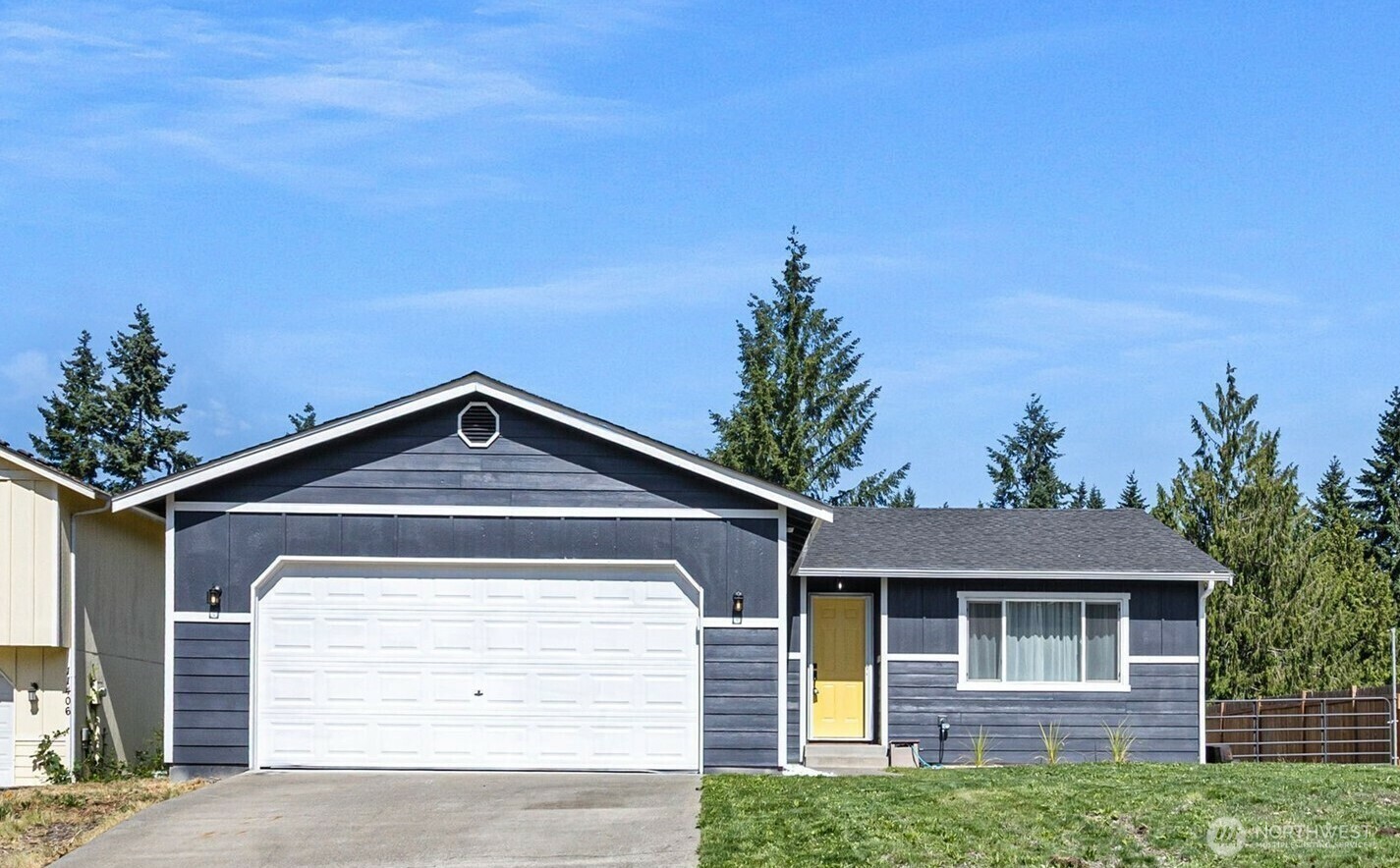 Property Photo: 11402 203rd Avenue E WA 98391