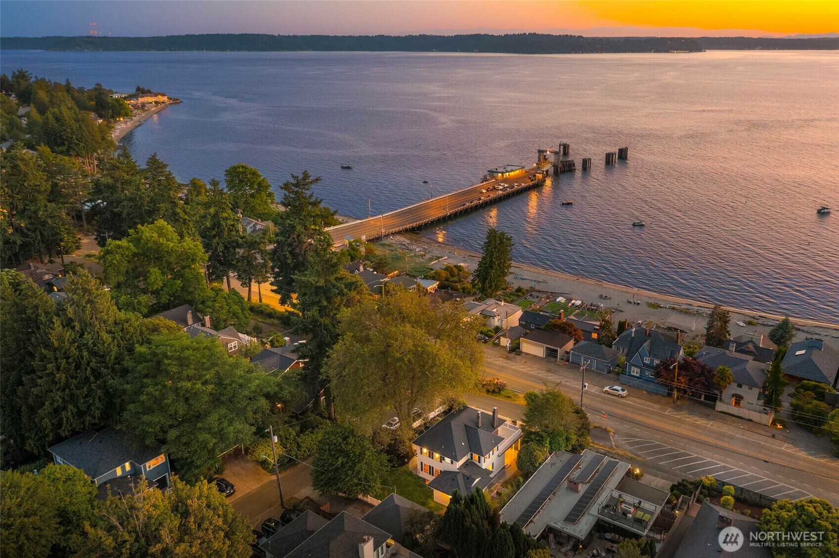 Property Photo: 8816 Fauntleroy Way SW WA 98136