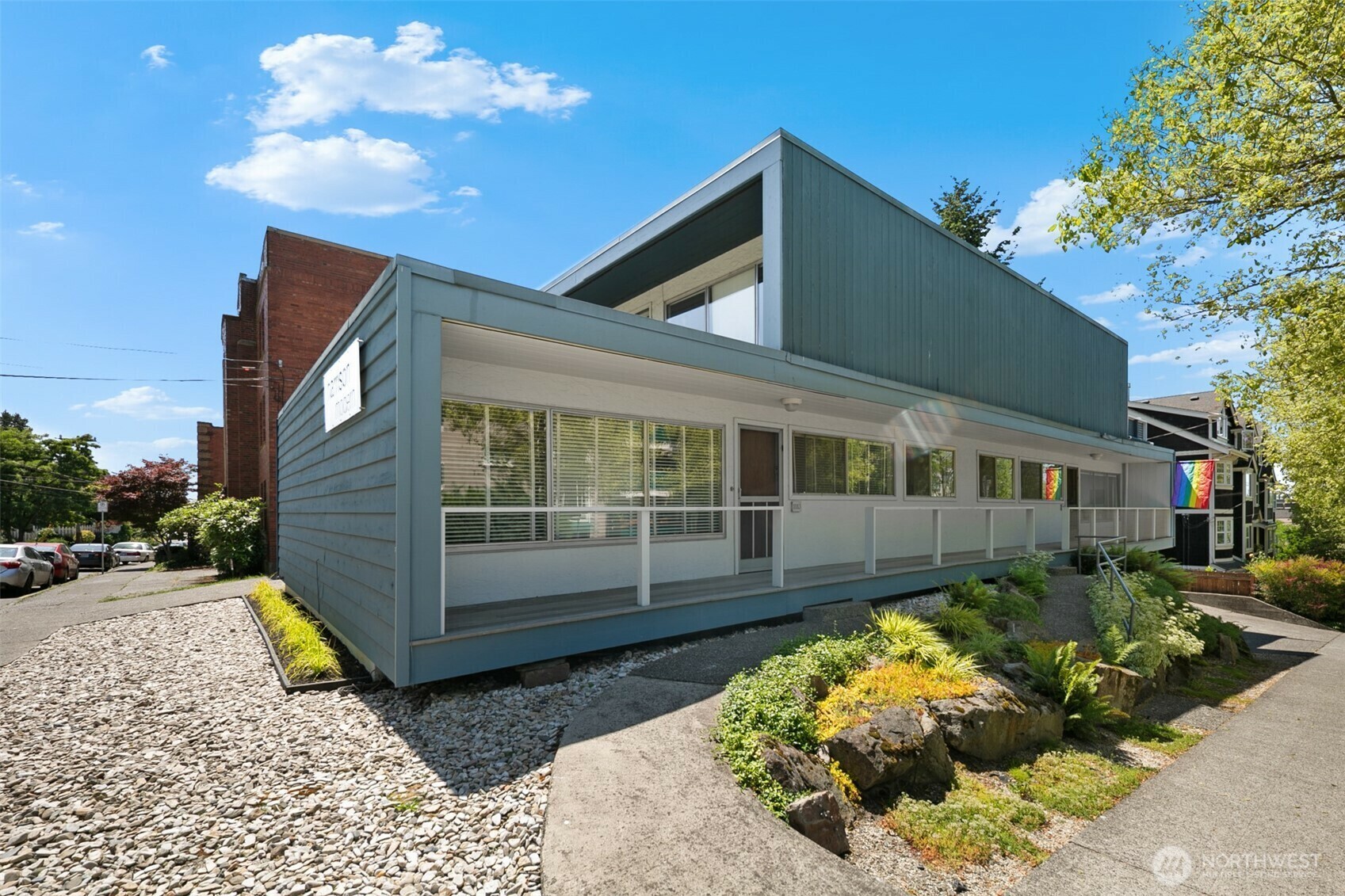 Property Photo: 1111 E Harrison Street WA 98102