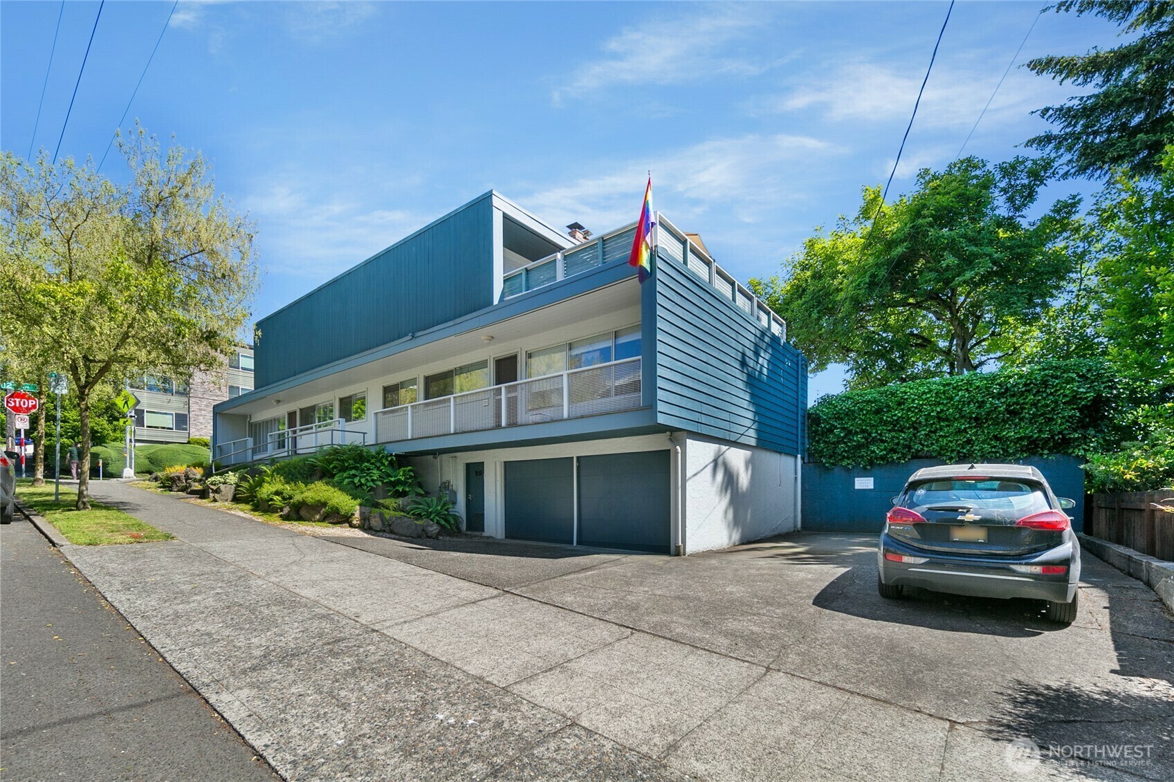 Property Photo: 1111 E Harrison Street WA 98102