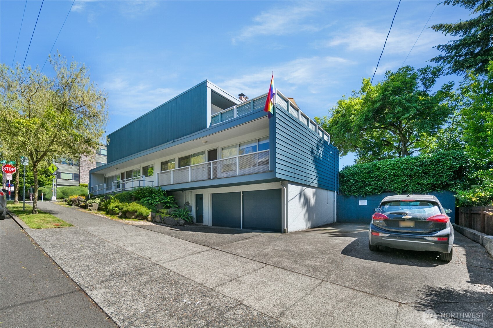Property Photo: 1111 E Harrison Street WA 98102