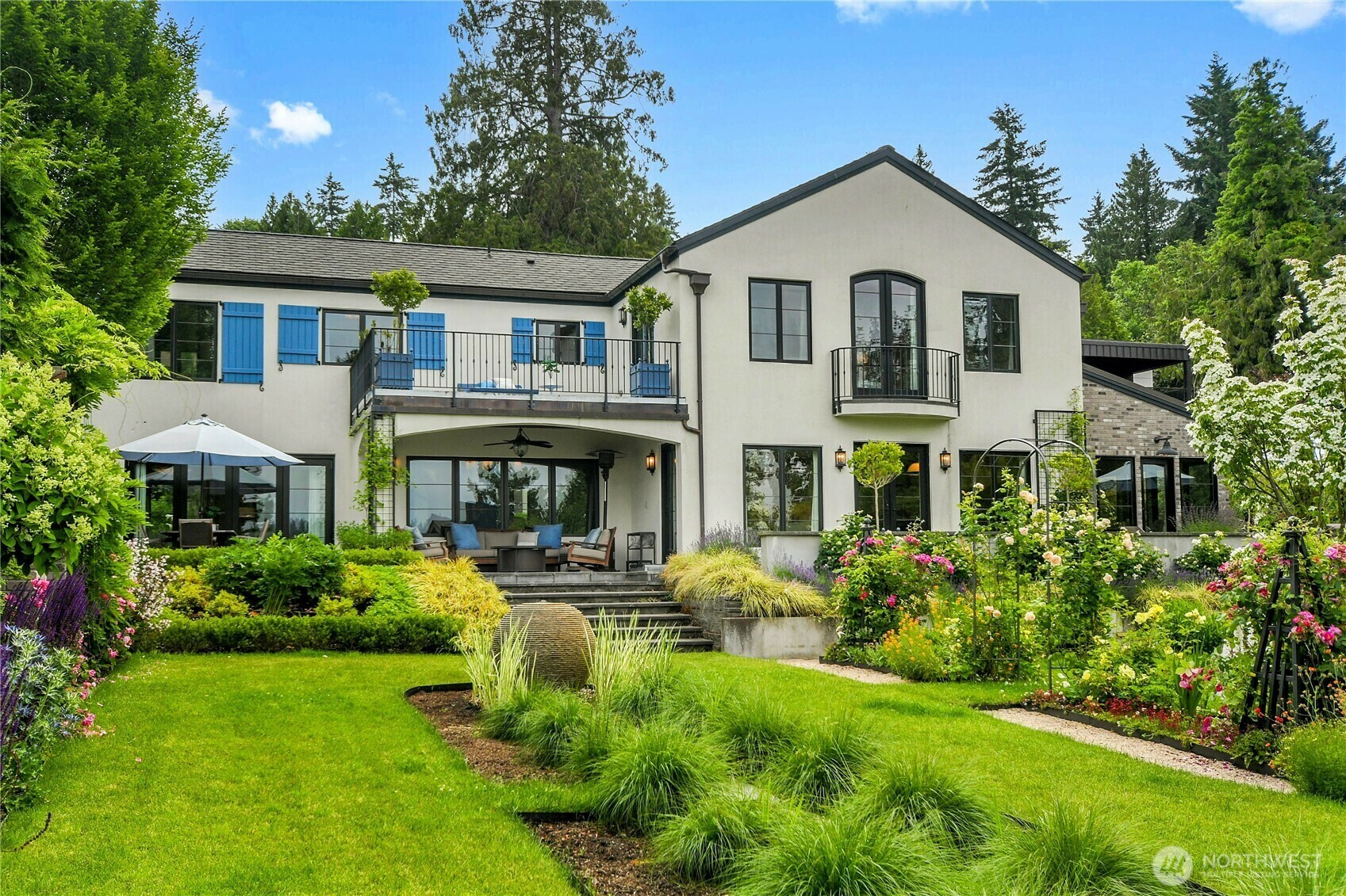 Property Photo: 13407 Holmes Point Drive NE WA 98034