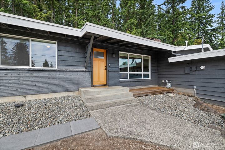 Property Photo:  2635  153rd Avenue SE  WA 98007 