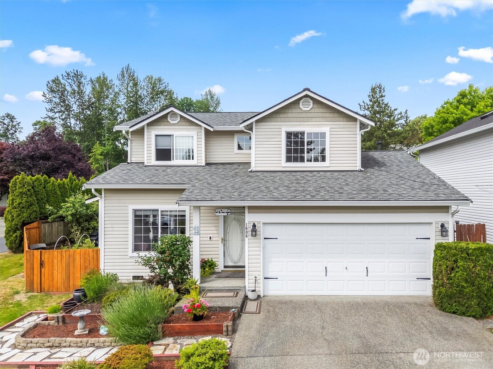 Property Photo:  1606  94th Avenue NE  WA 98258 