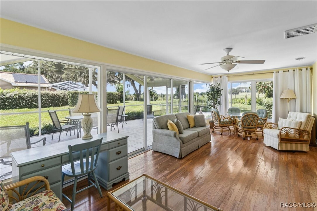 Property Photo: 839 N Foxrun Terrace FL 34453
