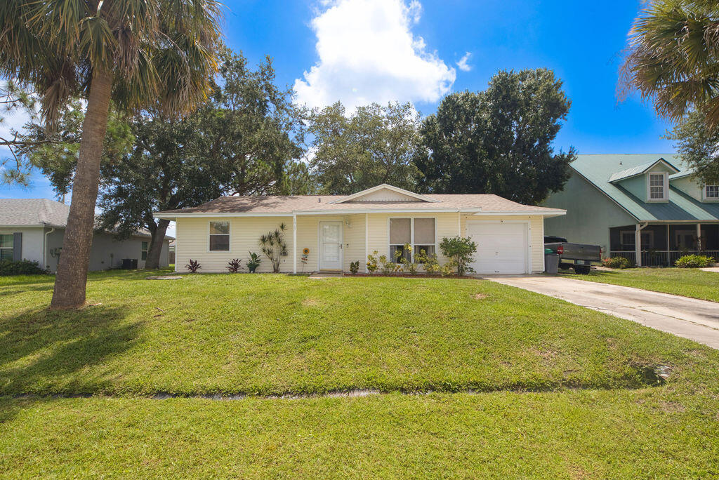Property Photo:  1967 SW Ember Street  FL 34953 