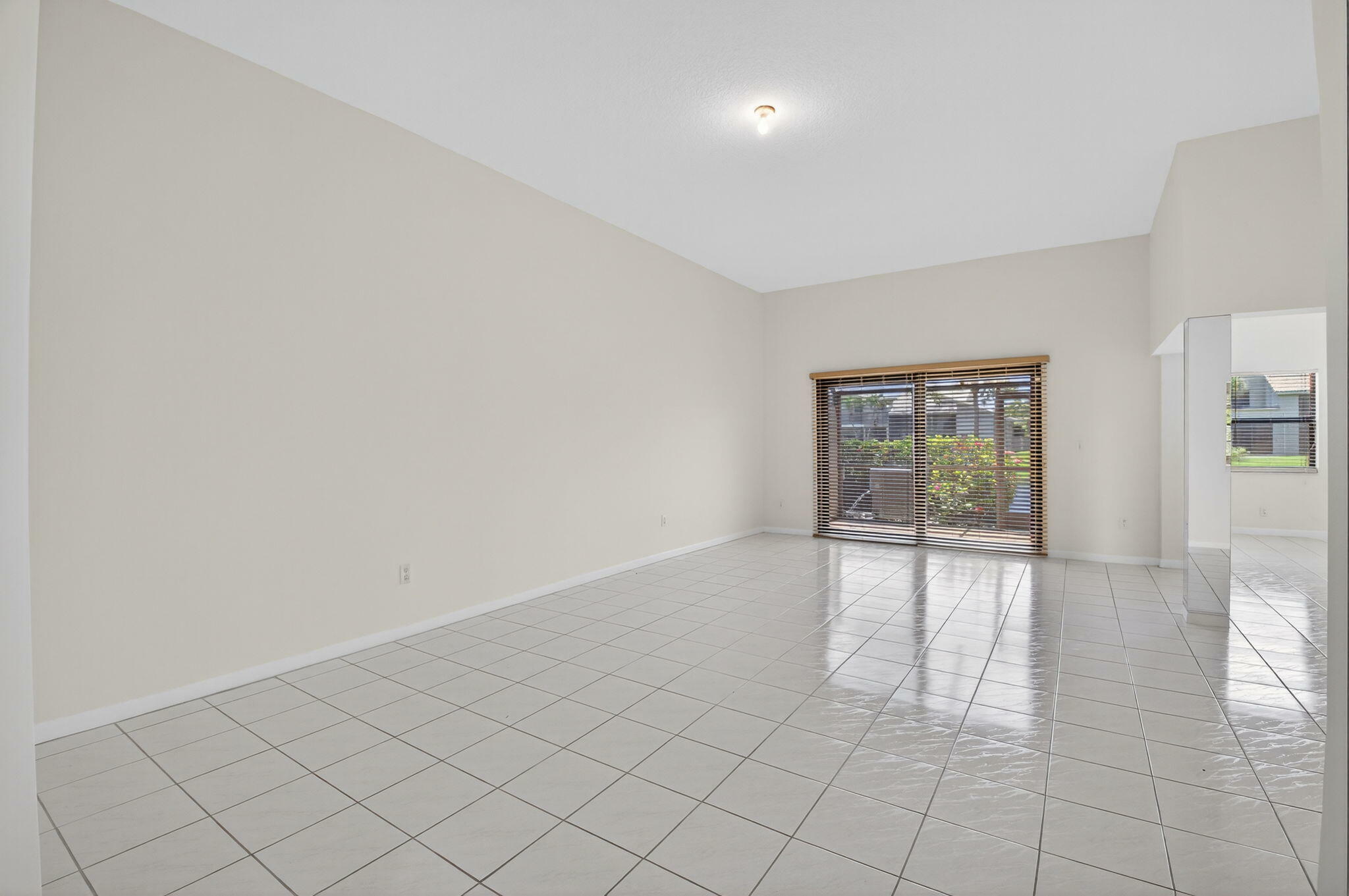 Property Photo: 5255 Monterey H Circle H FL 33484