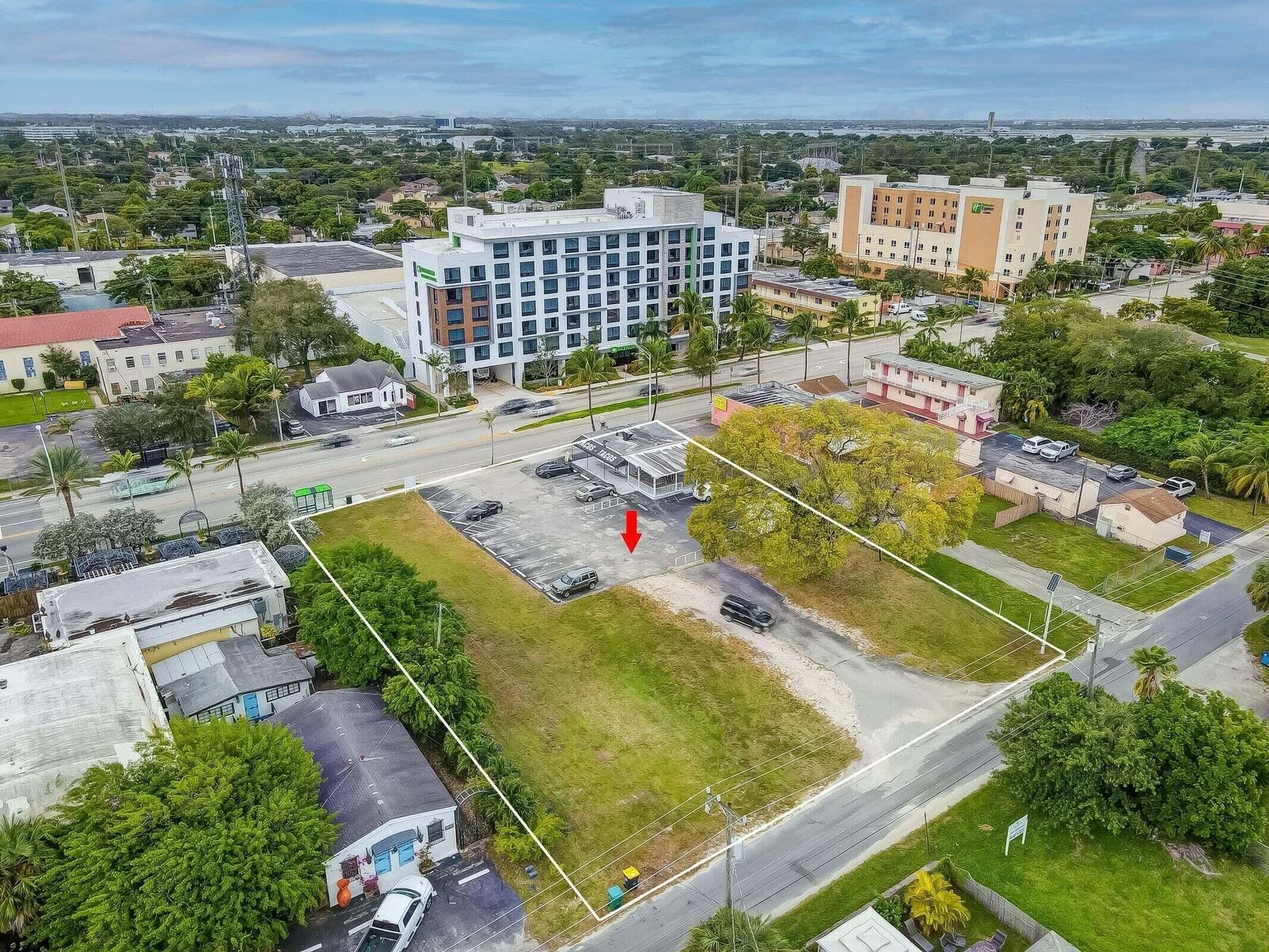 Property Photo:  118 N Federal Highway  FL 33004 