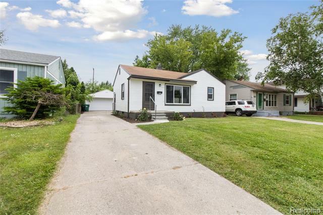 Property Photo: 28660 Rosslyn Avenue MI 48135