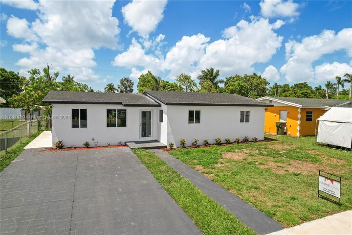 Property Photo:  651 NW 9th St  FL 33030 