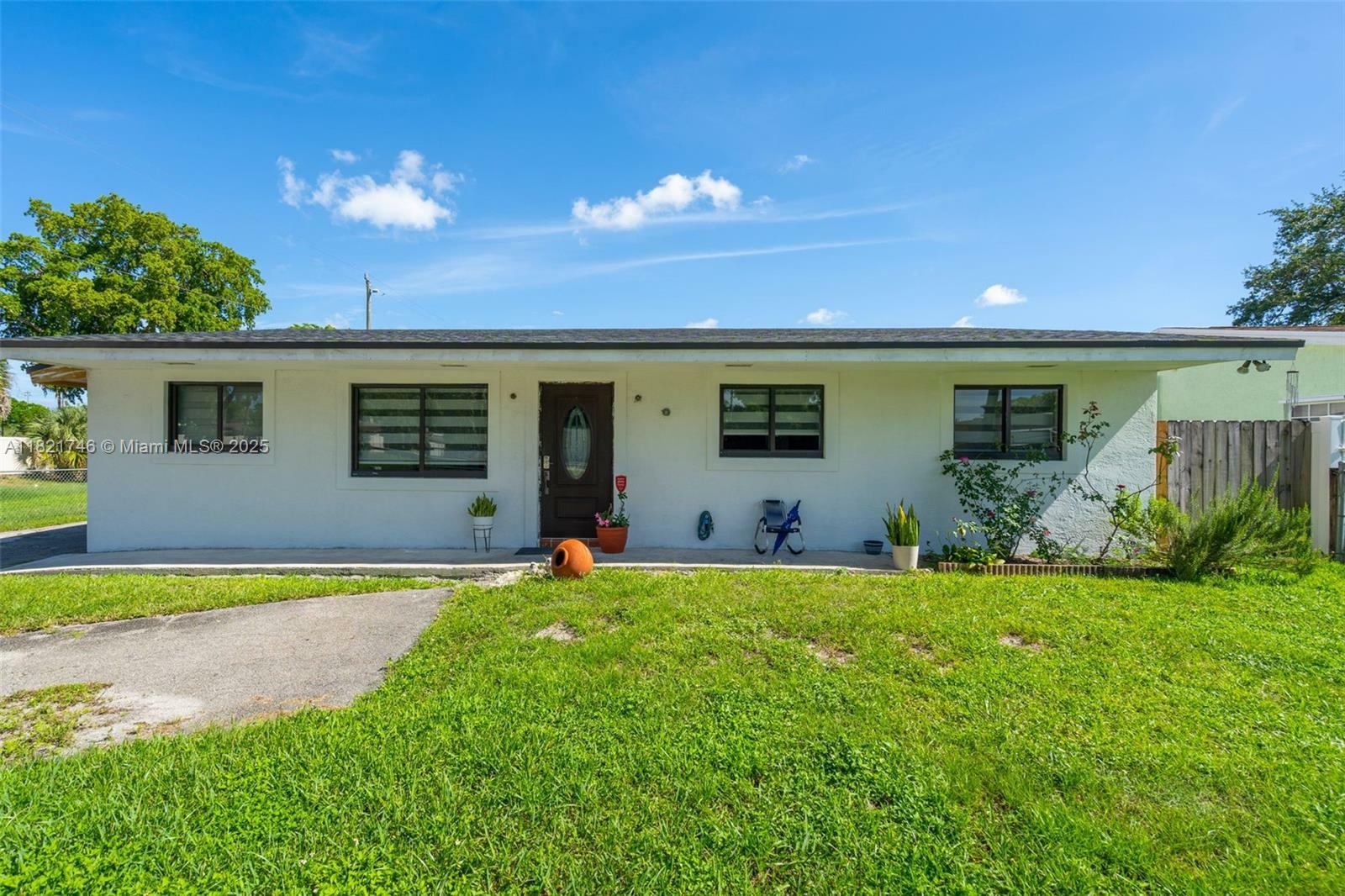 Property Photo: 7100 McClellan St FL 33024