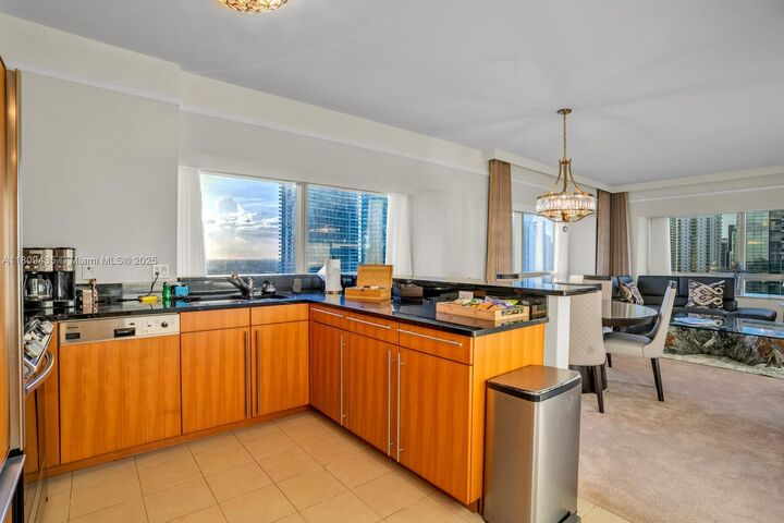 Property Photo:  1435 Brickell Ave 3012  FL 33131 