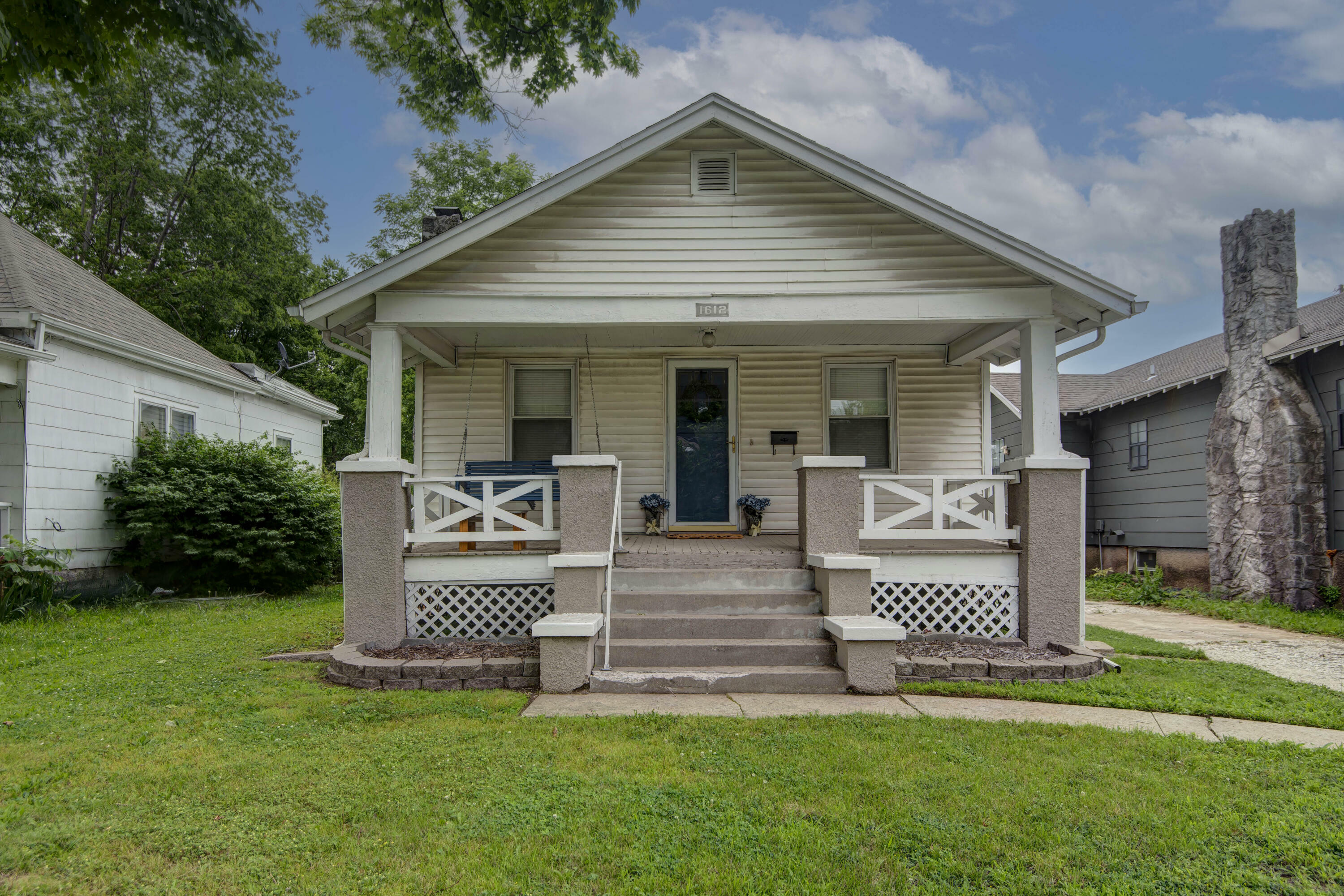 Property Photo:  1612 N Grant Avenue  MO 65803 