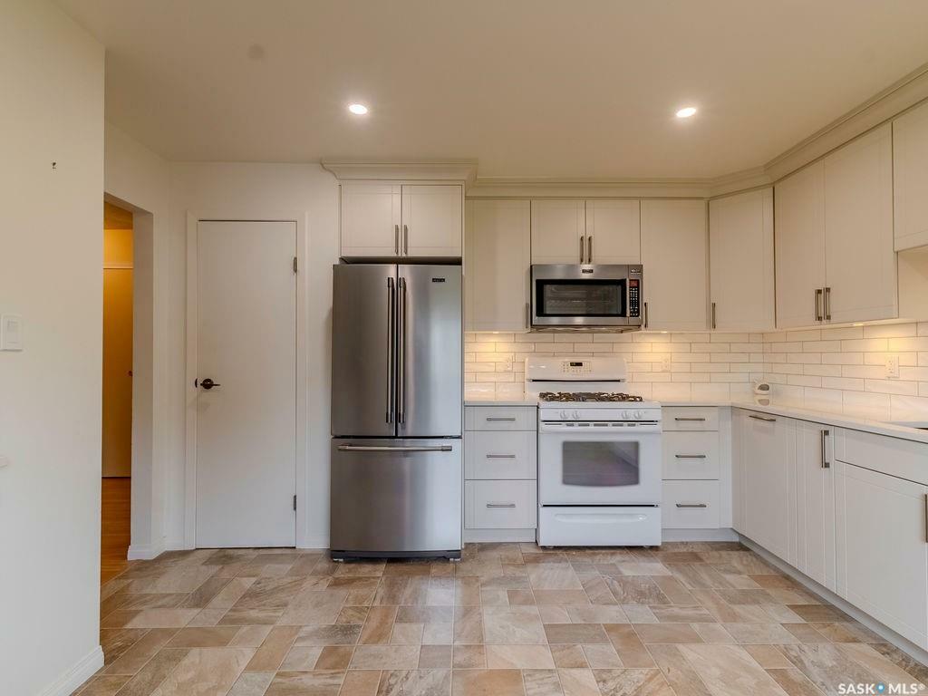 Property Photo: 218 Tache Crescent SK S7L 5G3
