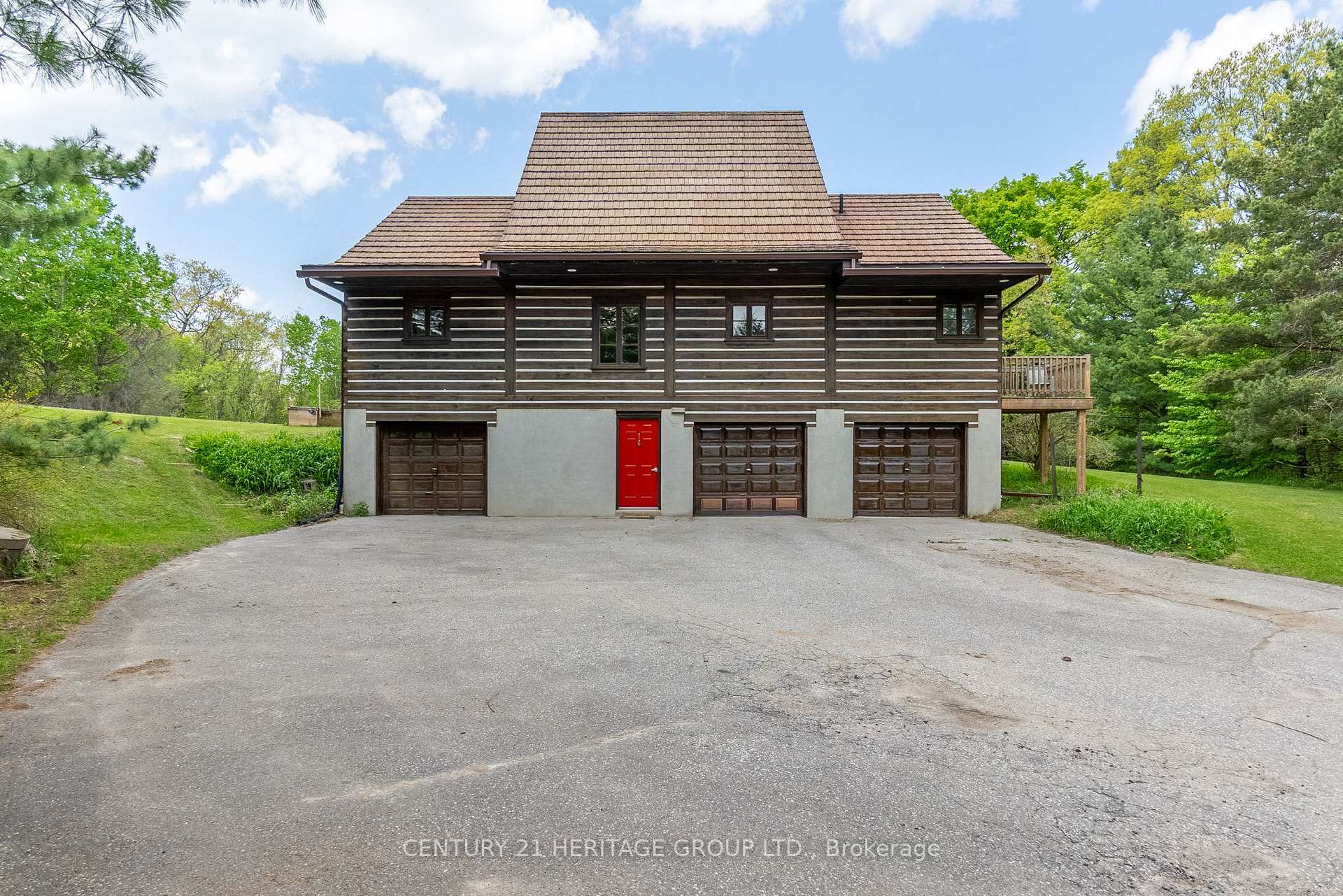 Property Photo: 300 Old Bathurst Street ON L7B 1K5
