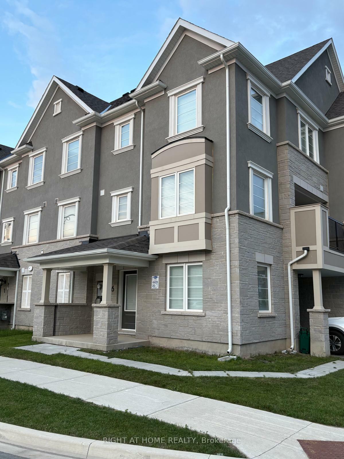 Property Photo: 976 Hickory Crescent ON L9T 7E7