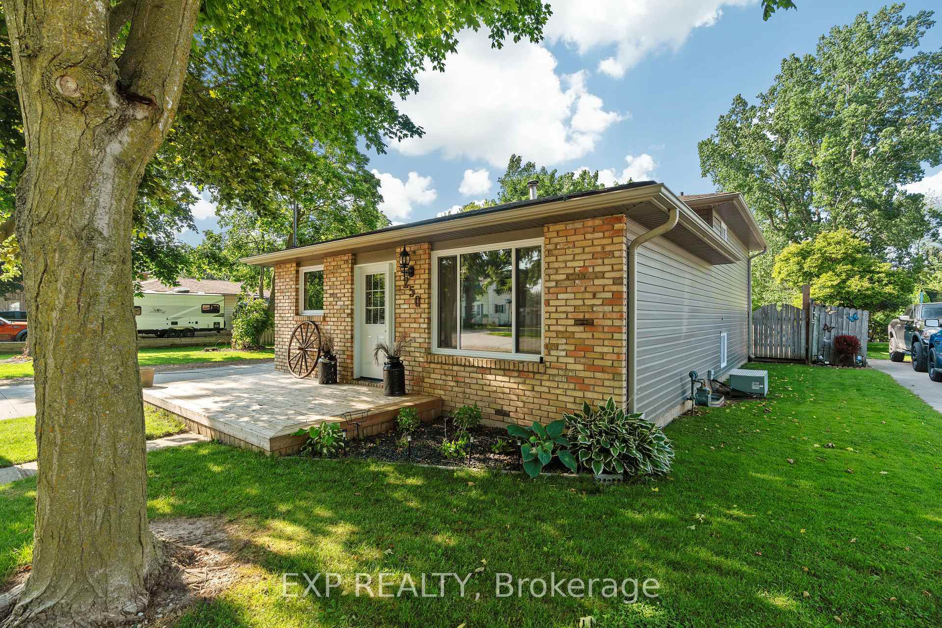 Property Photo: 250 William E Street ON N0M 2K0