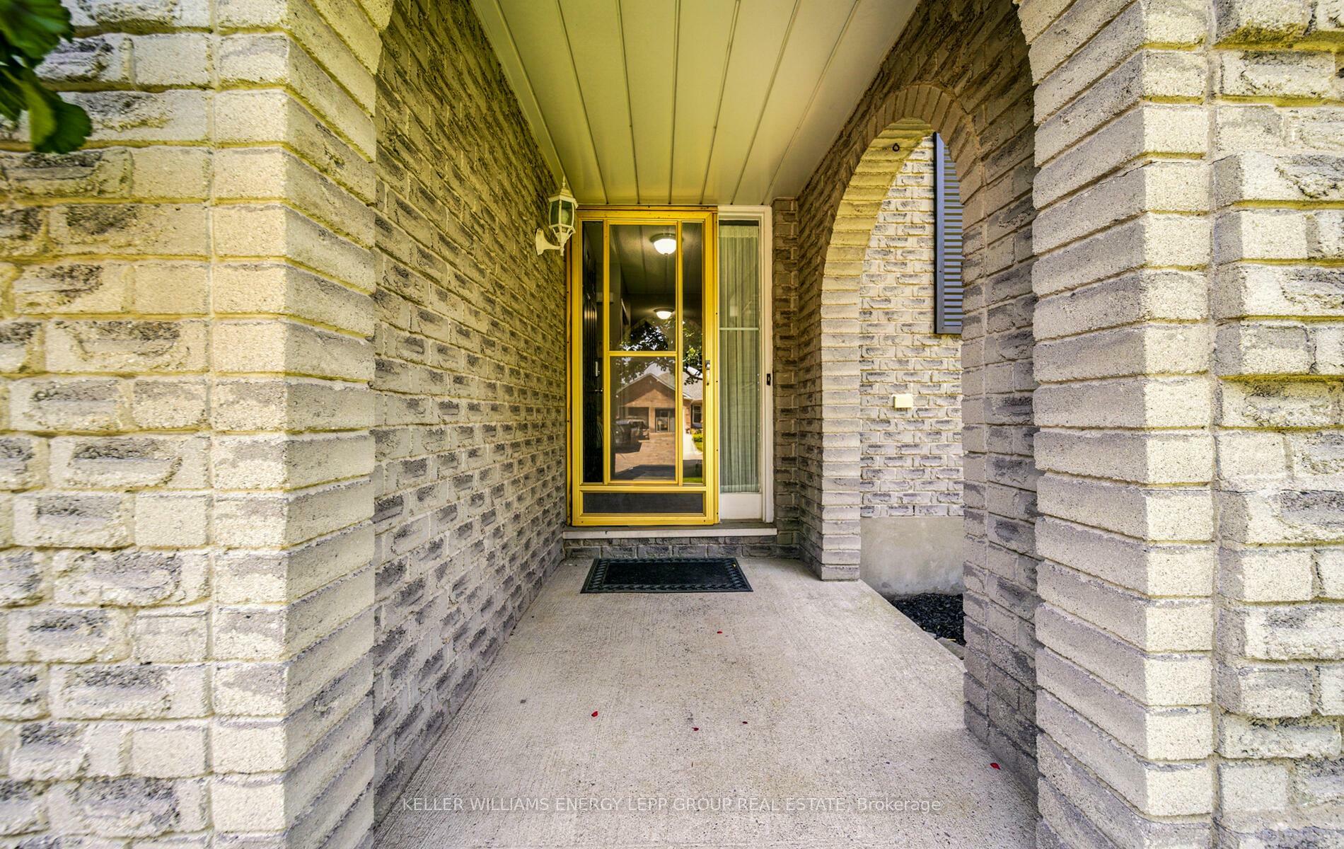 Property Photo: 67 Foxhunt Trail ON L1E 1E4