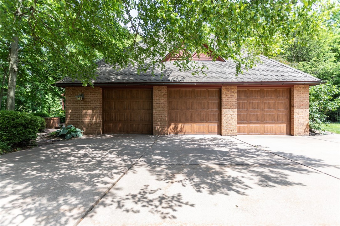 Property Photo:  99 Wiggins Ln  PA 15401 