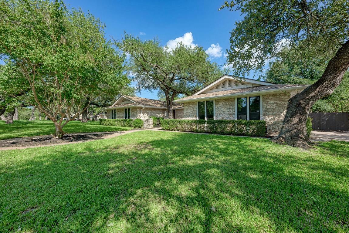 10507 Spicewood Parkway  Austin TX 78750 photo