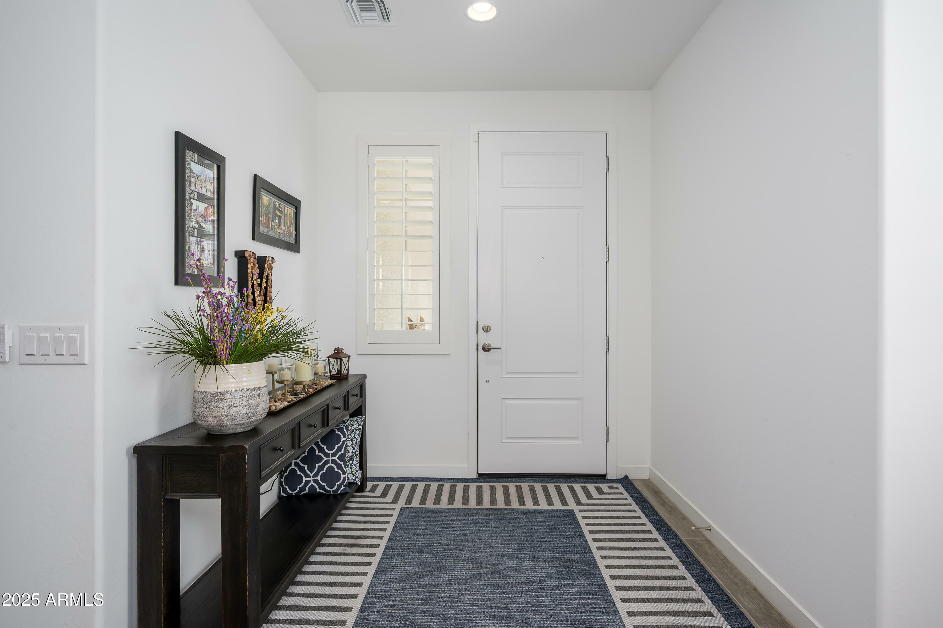 Property Photo: 9238 W Roma Avenue AZ 85037
