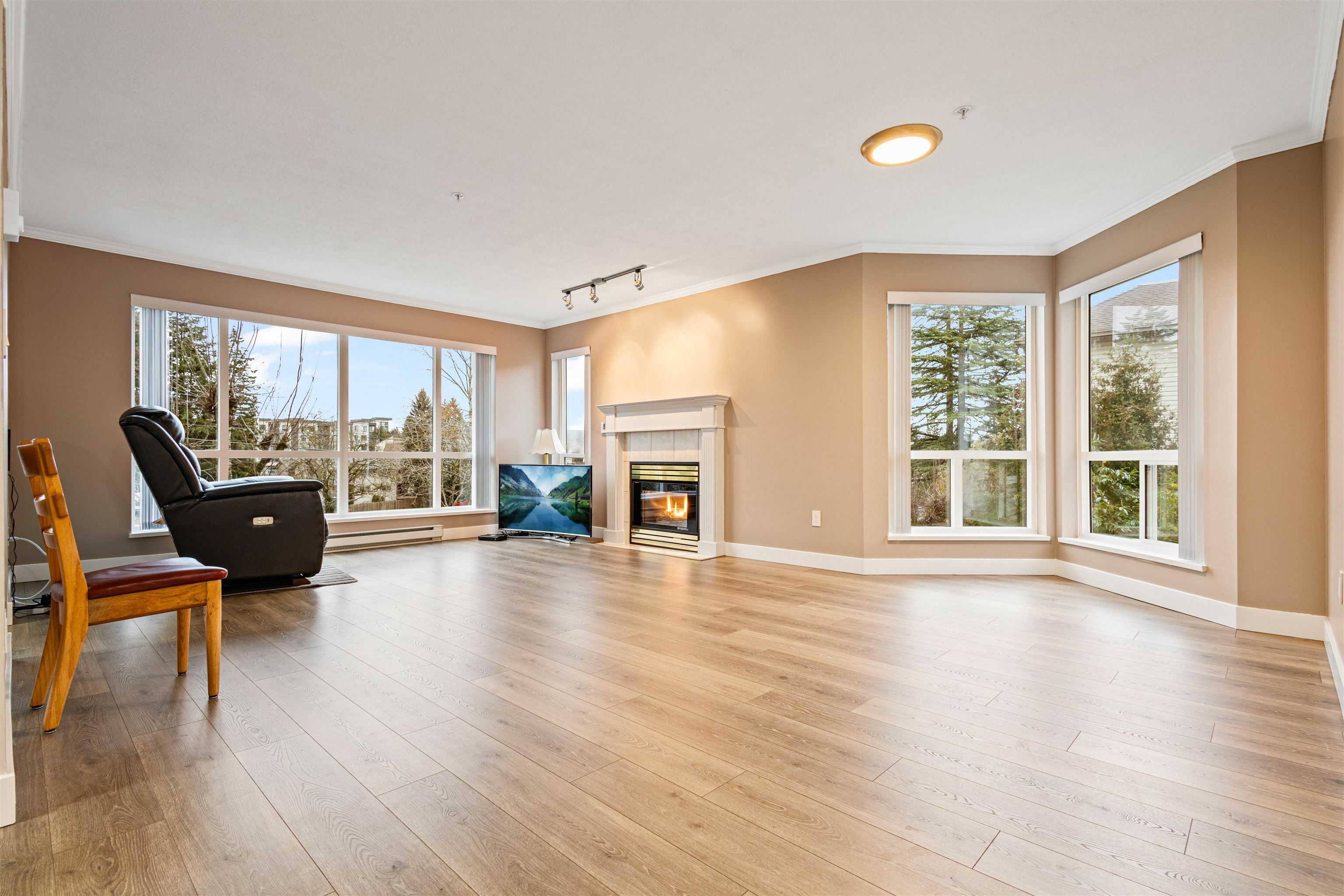 Property Photo: 32120 Mt Waddington Avenue 206 BC V2T 2E8