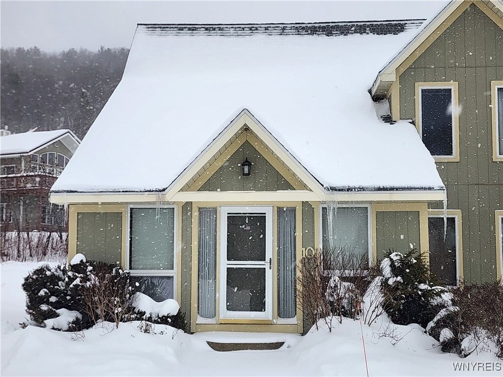 Property Photo:  10 Northgate  NY 14731 