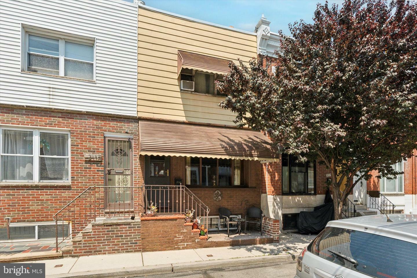 Property Photo: 2136 S Mole Street PA 19145