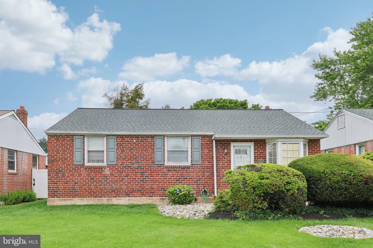 Property Photo:  1005 Lansing Street  PA 19111 