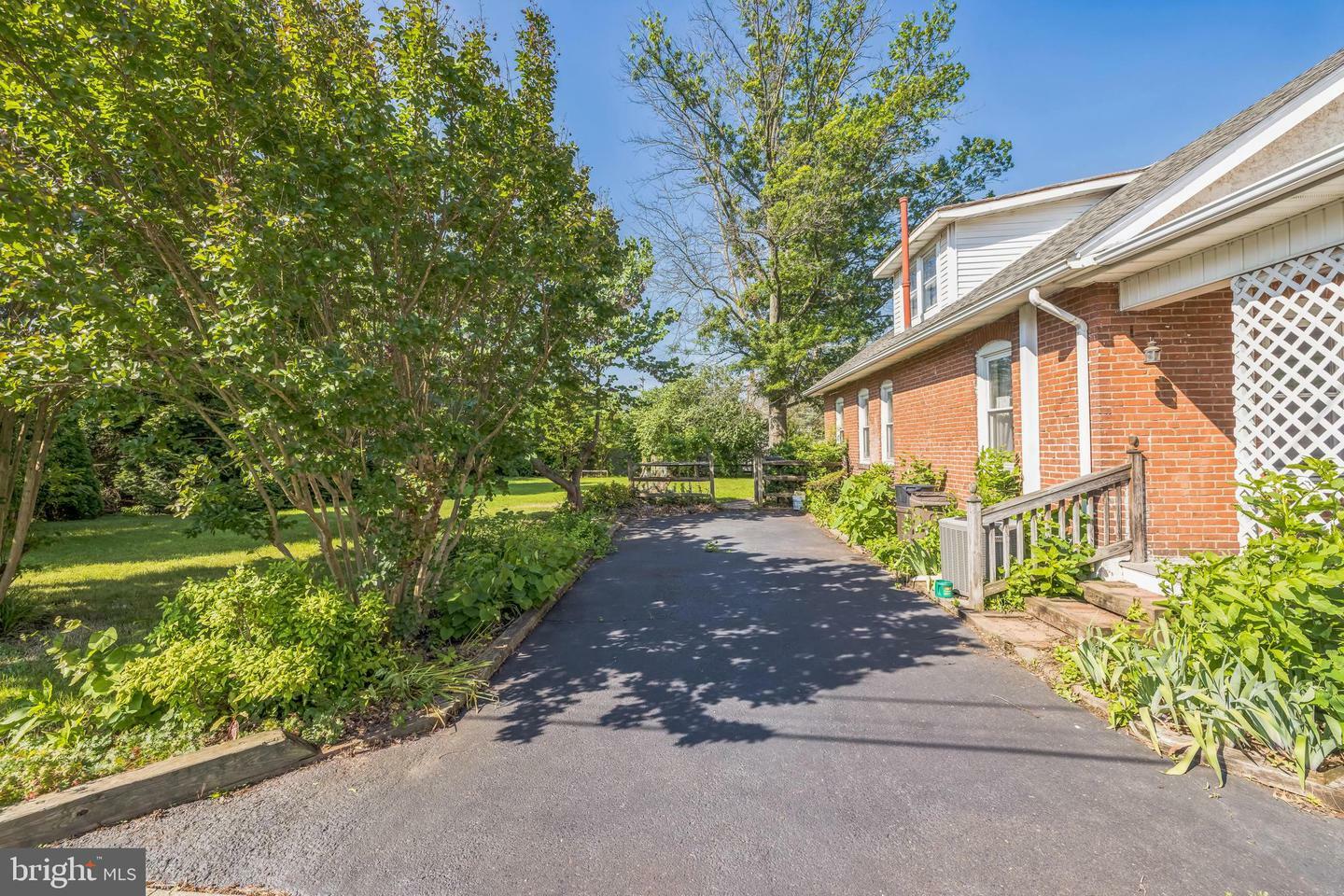 Property Photo: 1116 Industrial Avenue PA 19464