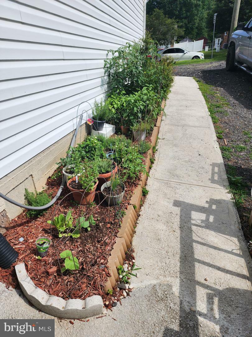 Property Photo: 9922 Williamsburg Drive MD 20772