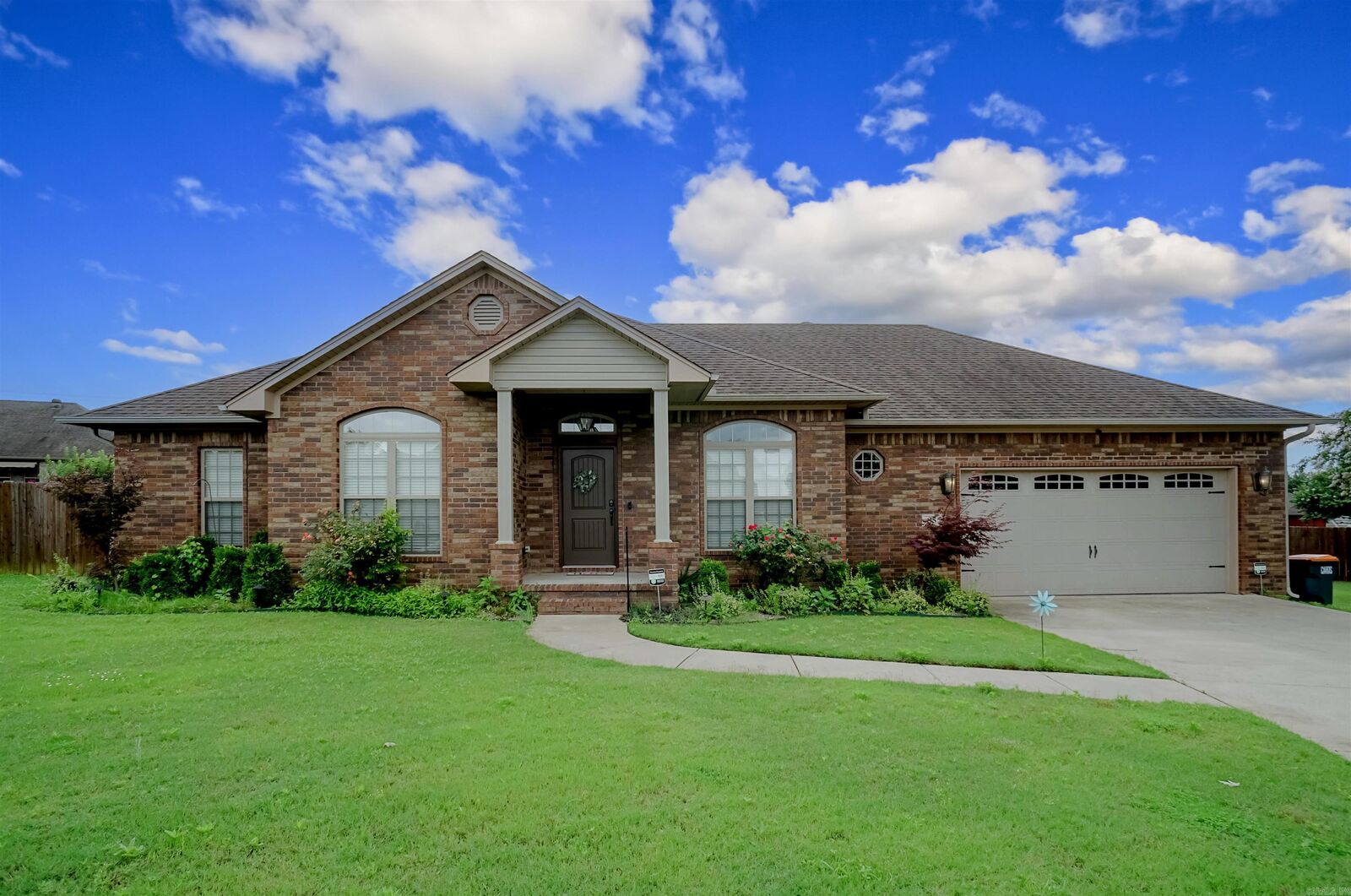Property Photo:  85 Larkspur Court  AR 72802-6913 