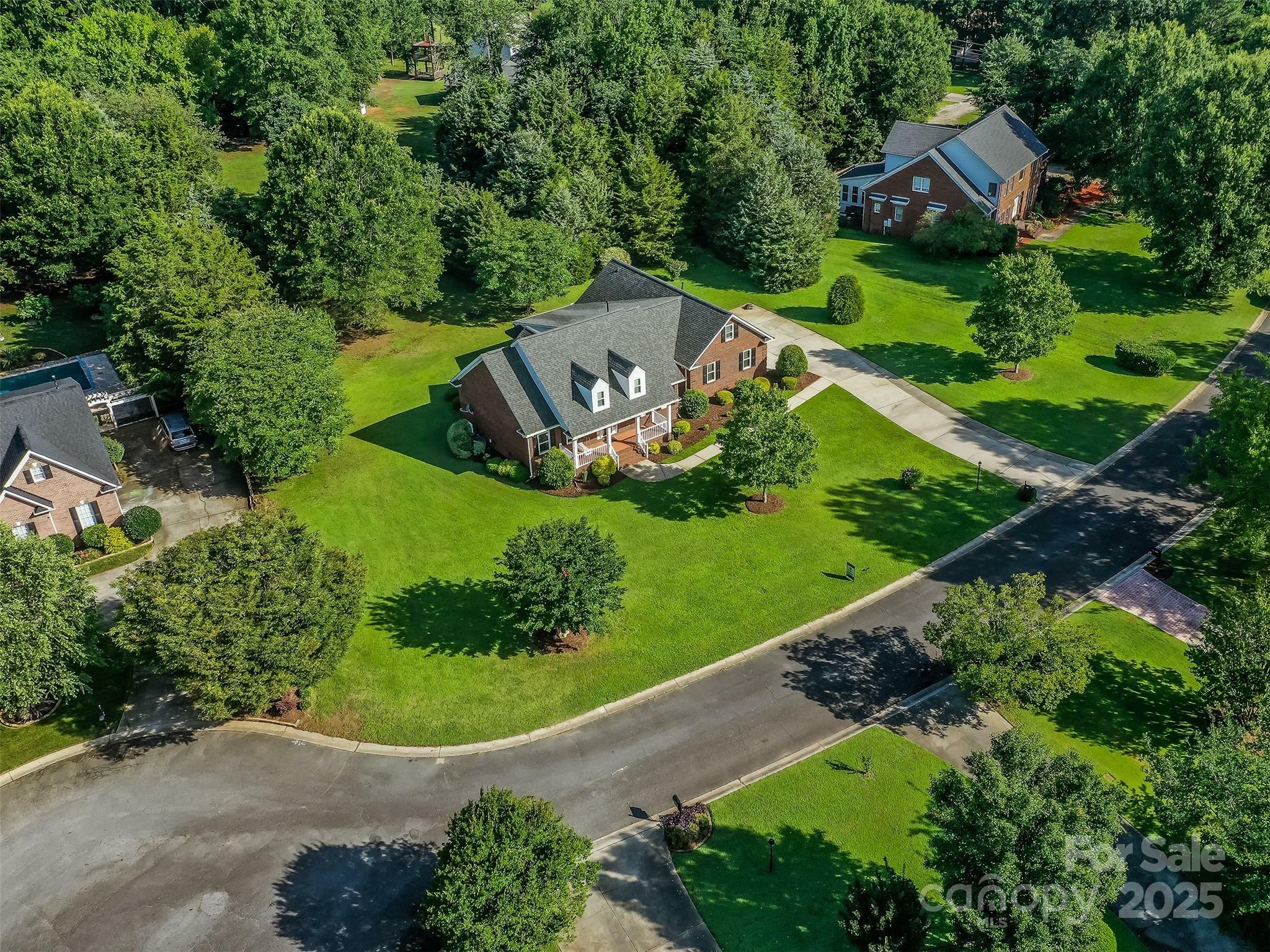 Property Photo: 908 Haddonfield Drive SC 29708