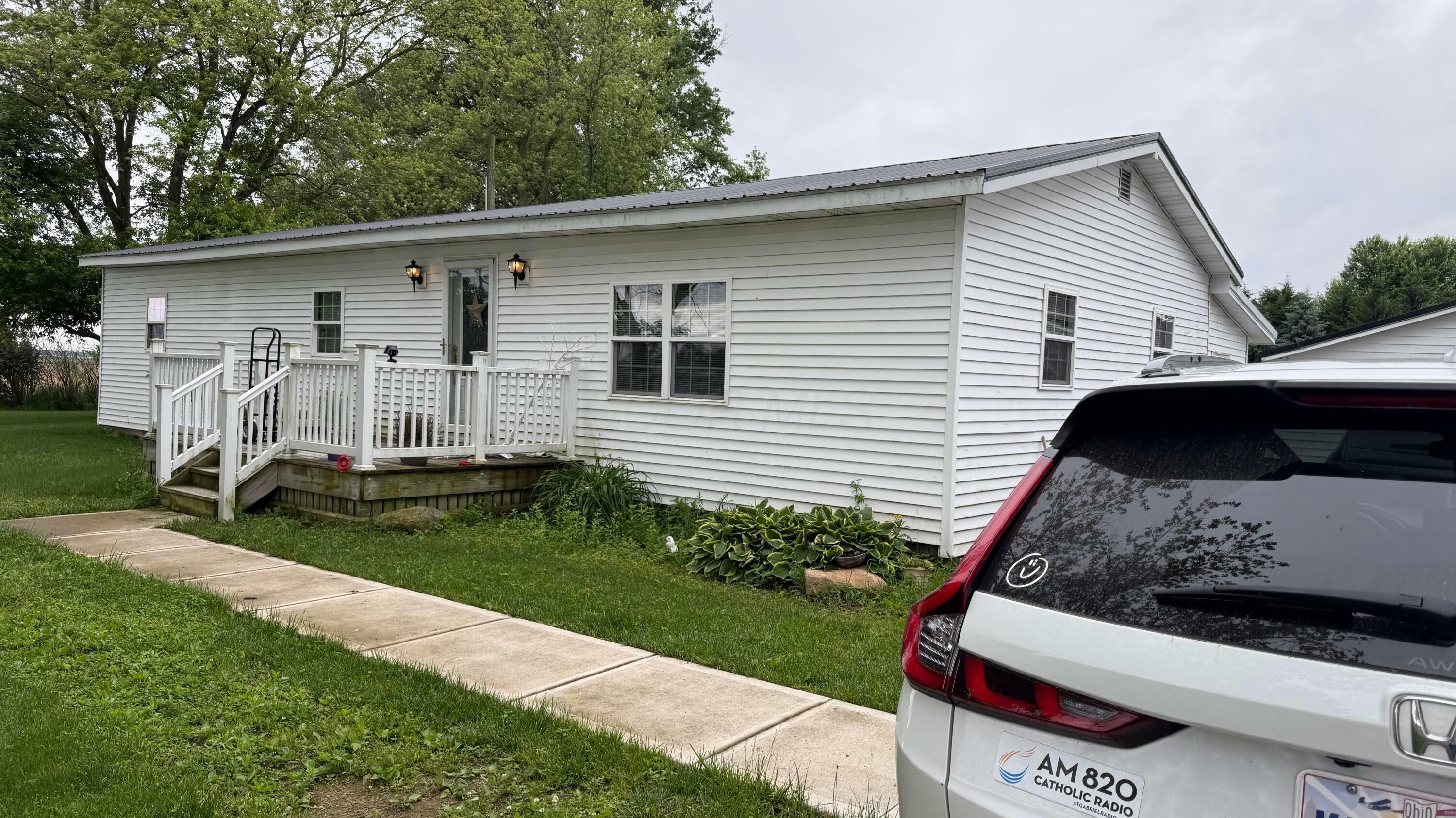 Property Photo: 29729 Schofield Road OH 43344