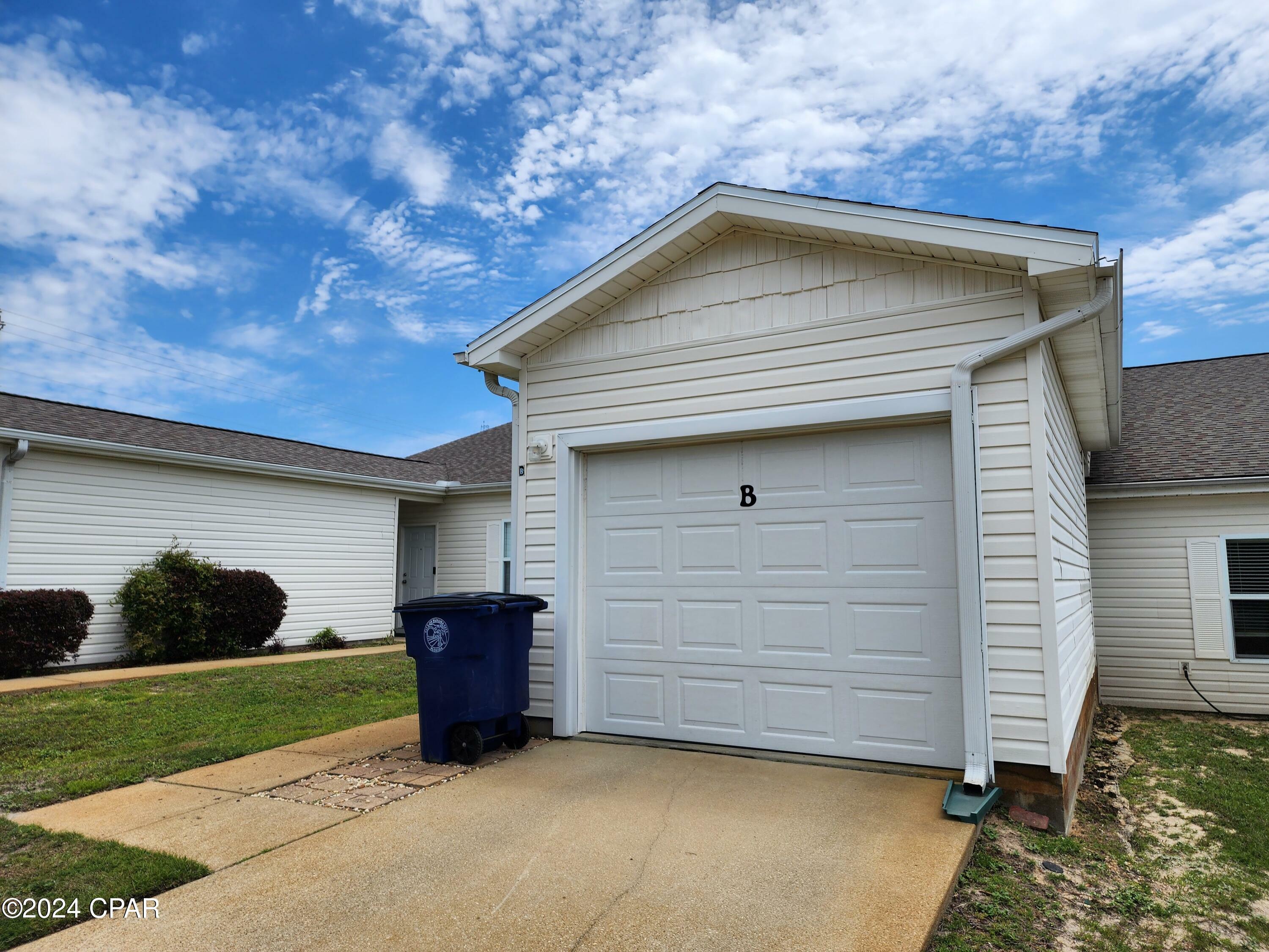 Property Photo: 1131 Balboa Avenue B FL 32401