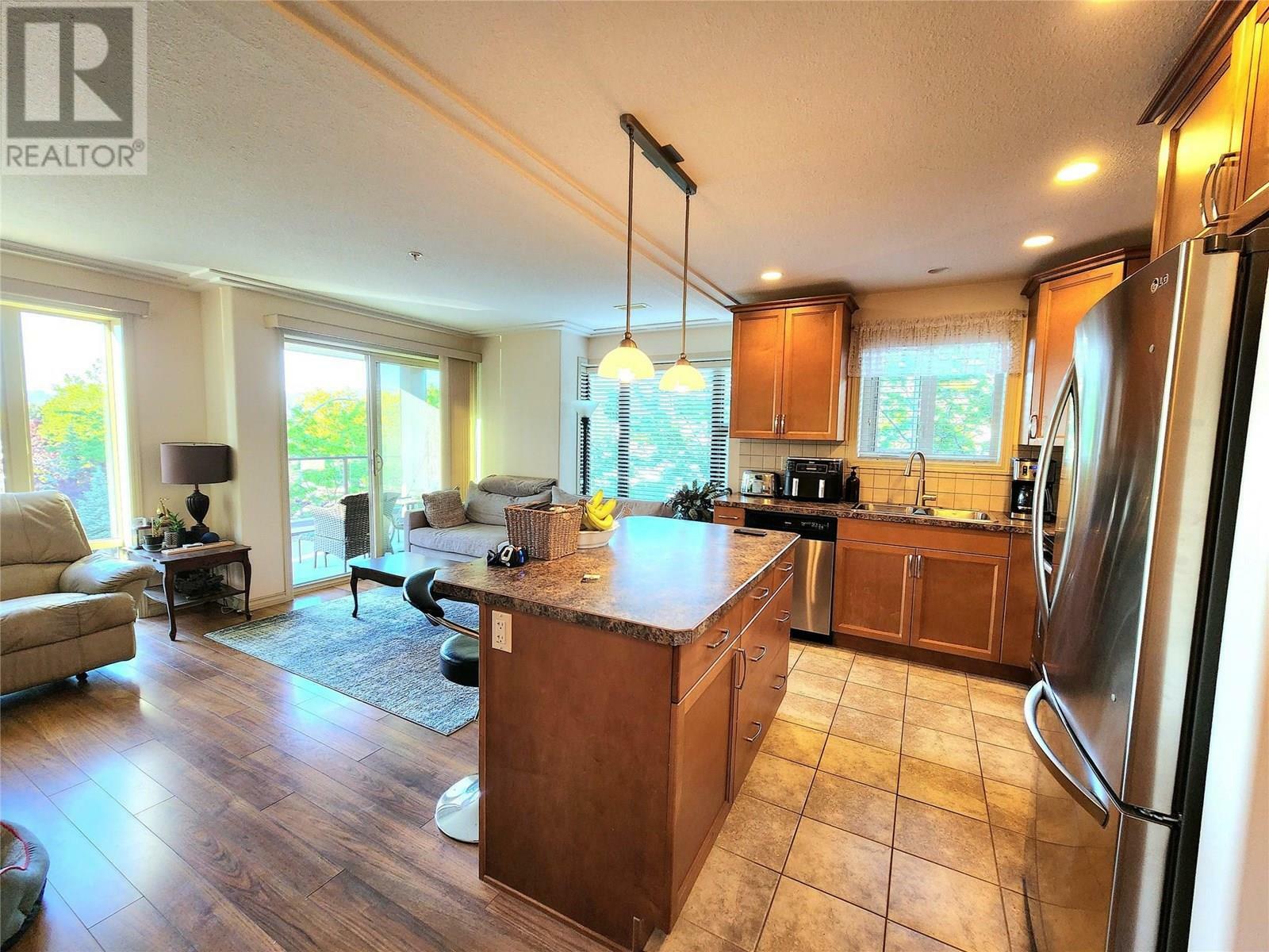 Photo de la propriété:  2125 Atkinson Street 302  BC V2A 9E6 