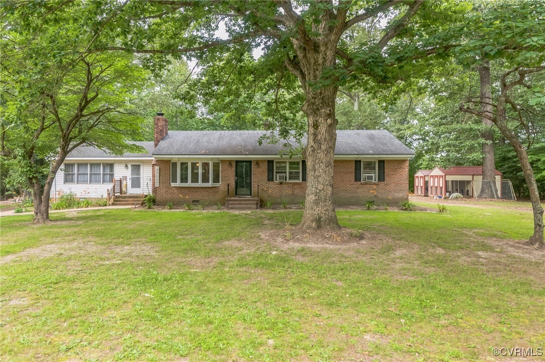 Property Photo: 1305 Pea Ridge Road VA 23023