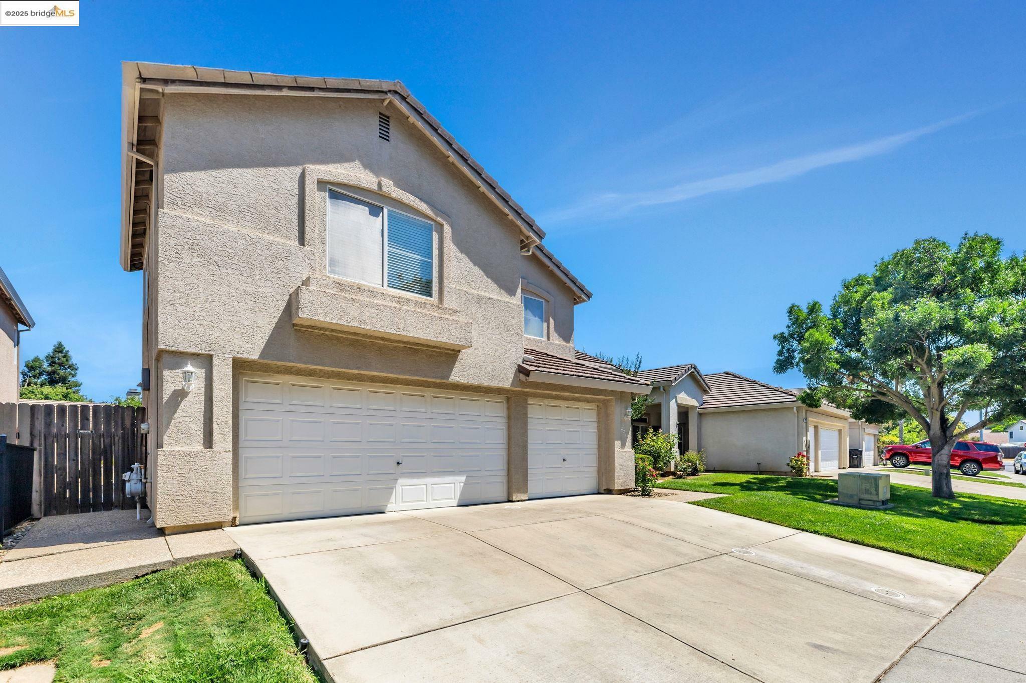 Property Photo: 8215 Red Elk Dr CA 95758