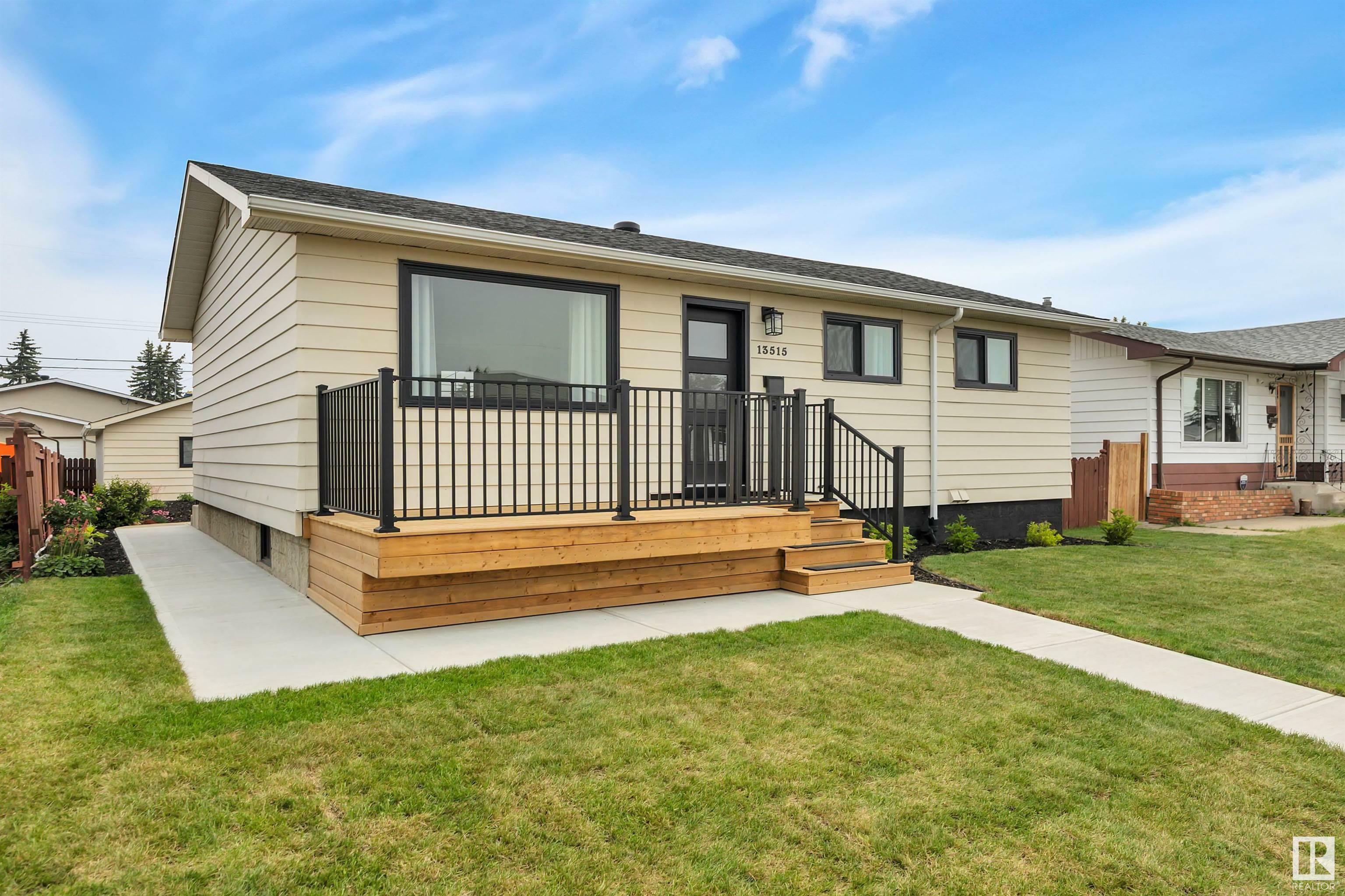Photo de la propriété: 13515 67 Street NW AB T5C 0C6