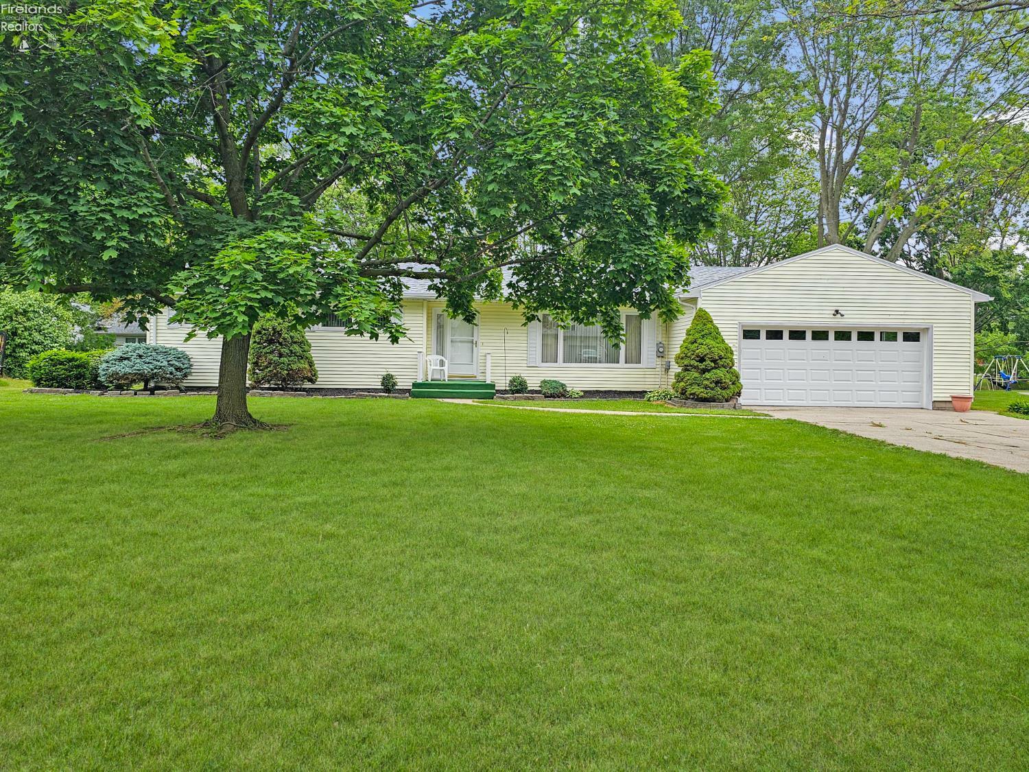 Property Photo: 206 Harvest Lane OH 43449