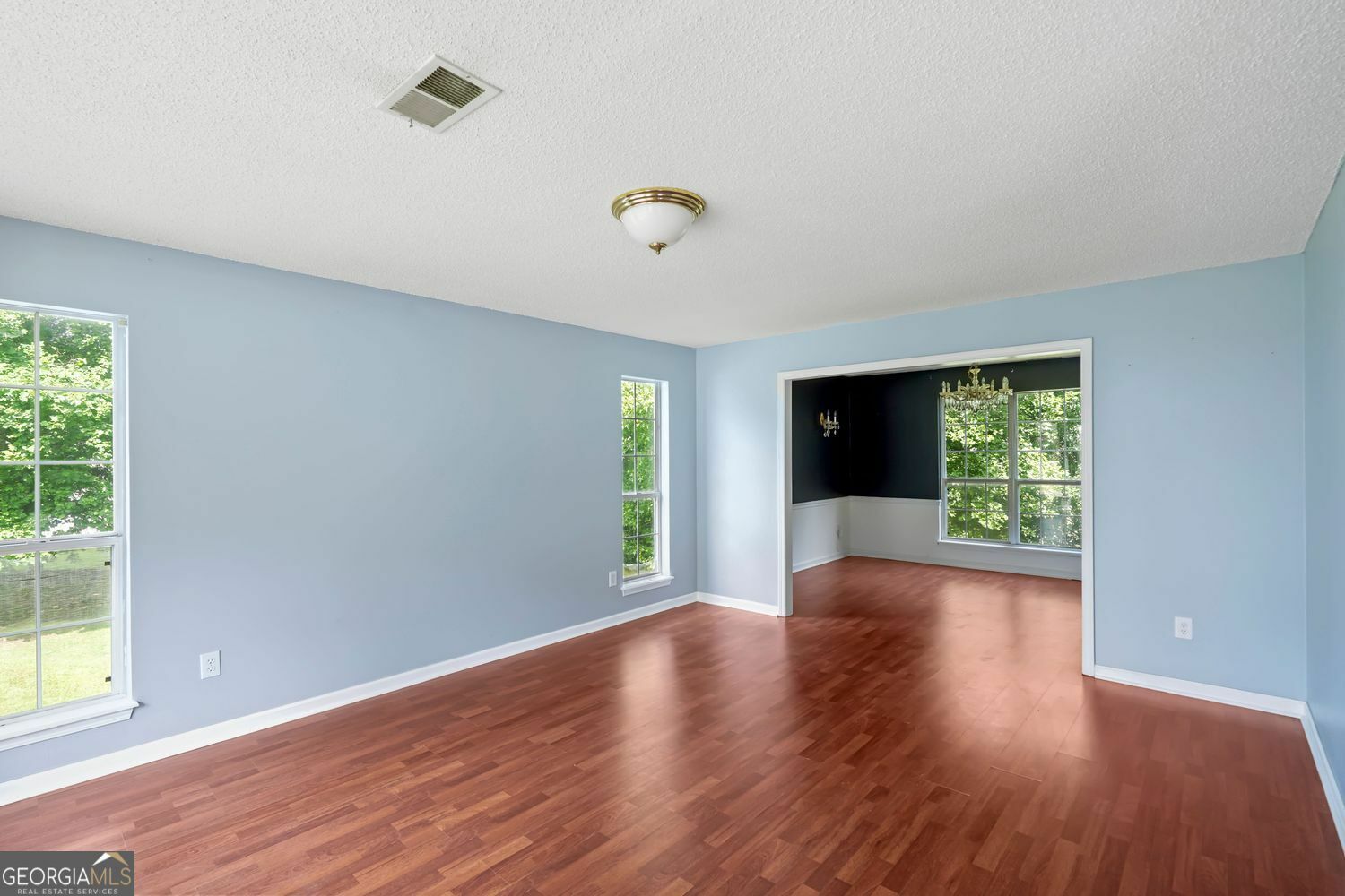 Property Photo: 1553 Smithson Court GA 30058