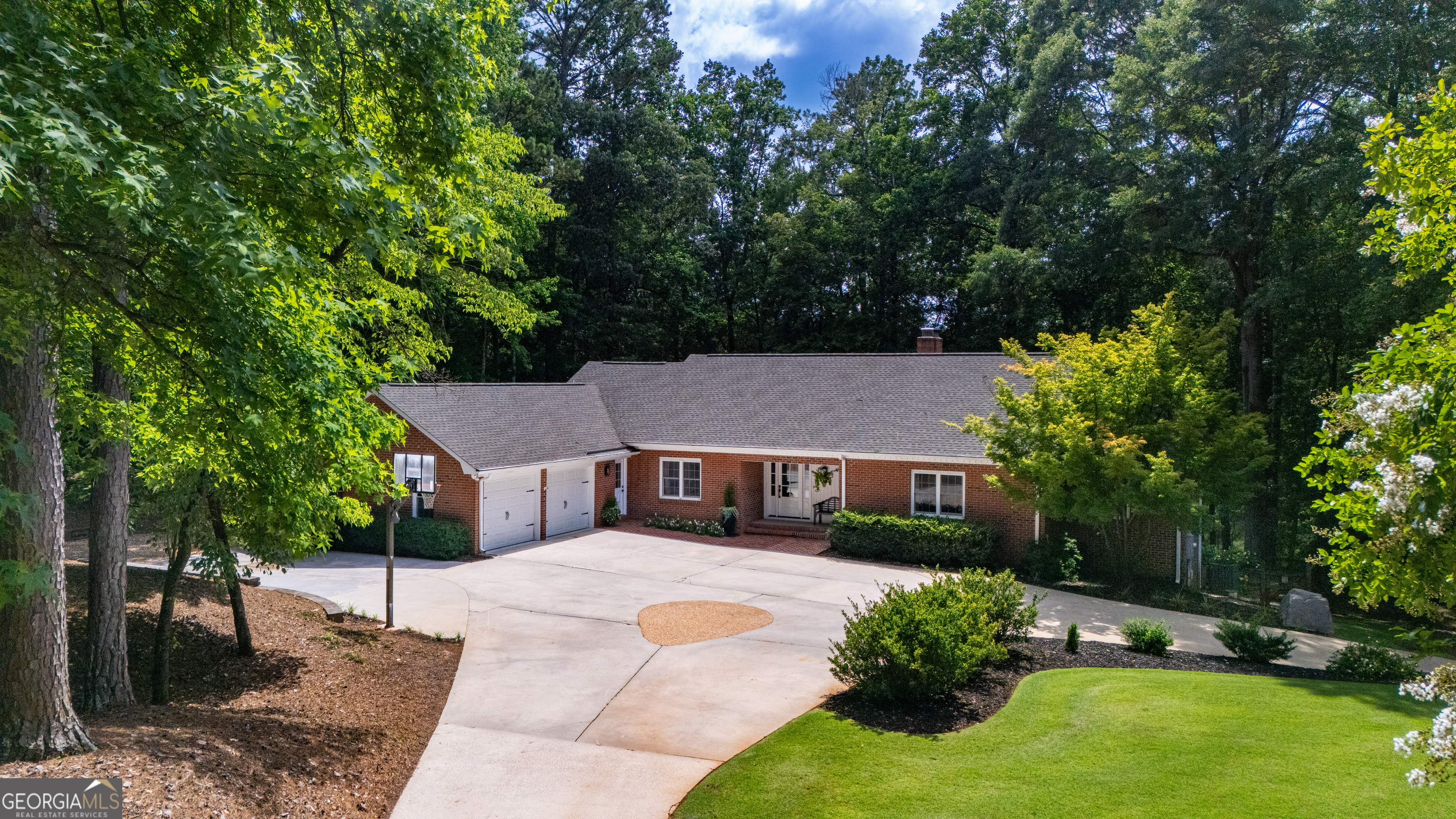 Property Photo: 103 Lakeshore Drive GA 30240