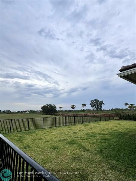 Property Photo: 270 SE Fascino Cir FL 34984