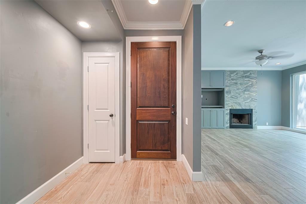 Property Photo: 241 Litchfield Lane TX 77024