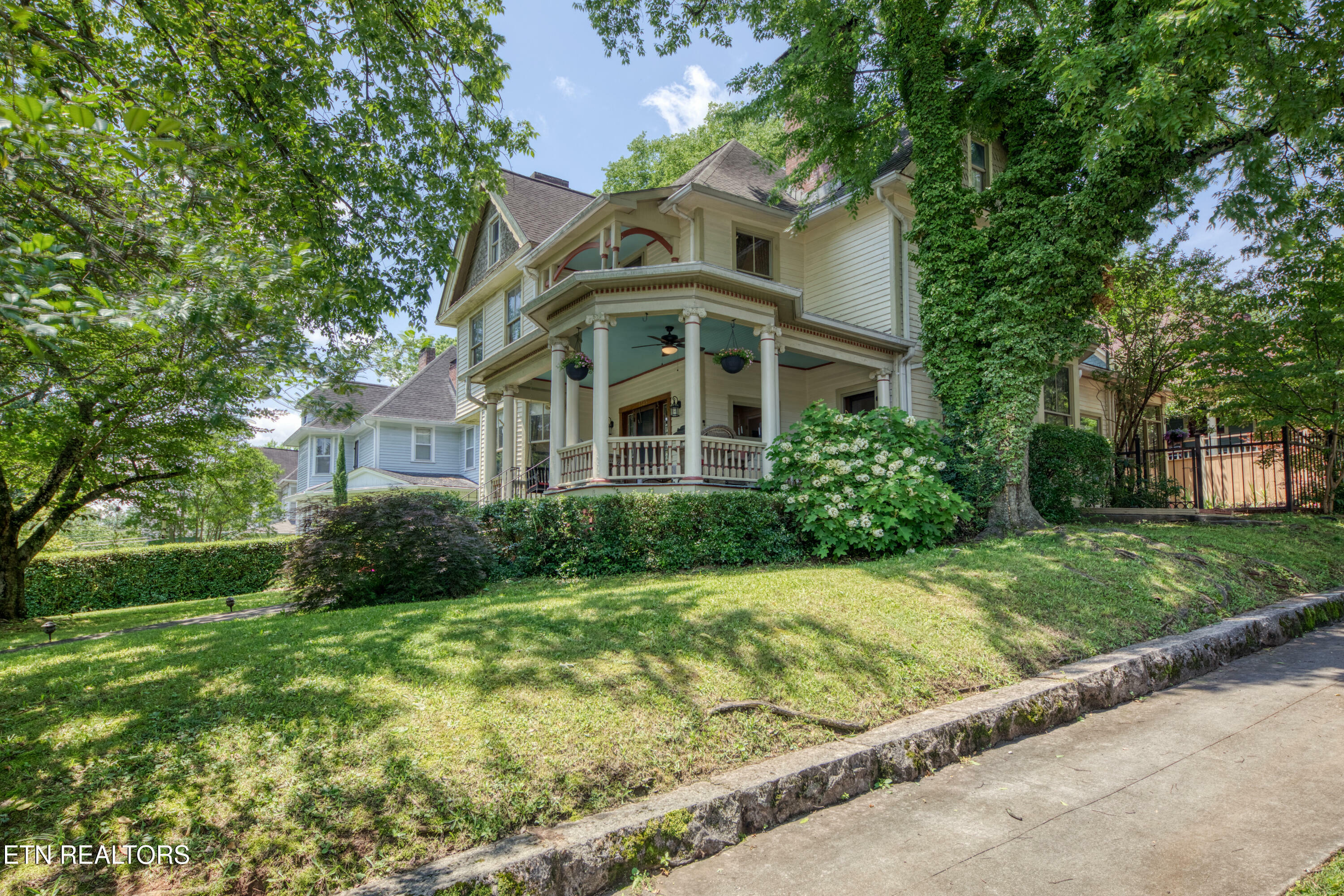 Property Photo: 1329 Armstrong Avenue TN 37917